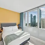 Sentral Michigan Avenue 3*