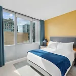 Sentral Michigan Avenue Hotel