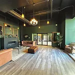 South Loop Chicago 2Br Retreat With Skyline View And Optional Parking For 8 Guests Near Mccormick Place And Soldier Field