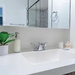 Mccormick Place Huge 2br Cozy Loft With Optional Parking Sleeps 8 Near Soldier Field And Grant Park *