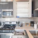 Mccormick Place Amazing 2br With View And Optional Parking For Up To 8 Guests Near Soldier Field And Lakefront Trail Apartment Chicago
