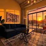 Mccormick Place 2Br Suite With Patio, Skyline View And Optional Parking Sleeps 6 Near Soldier Field And Grant Park