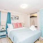 Walk To Train L Near Attractions And Ord L Free Parking L Patio