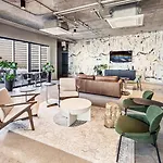 River North 1Br W Terrace Grills Yoga Studio Chi-1032