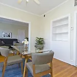 Two-Bedroom On N Lincoln Avenue Apt 3D