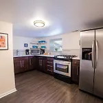 One-Bedroom On W Palmer Street Apt L1