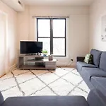 Three-Bedroom On N Lincoln Avenue Apt 3E