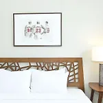 Two-Bedroom On W Randolph Street Apt 6B