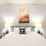 Studio On W Fullerton Avenue Apt D