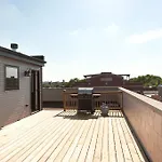Three-Bedroom On N Halsted Street Apt 4