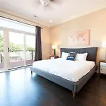 Three-Bedroom On N Halsted Street Apt 4