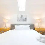 Three-Bedroom On N Lincoln Avenue Apt 2F