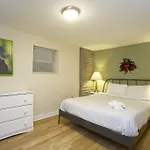 Three-Bedroom On W Berwyn Avenue Apt 1