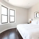 Three-Bedroom On N Damen Avenue Apt 3E