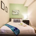 Two-Bedroom On W Barry Avenue Apt 1F