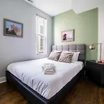 Three-Bedroom On W Barry Avenue Apt 2R