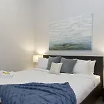 Sonder — Damen Apartment