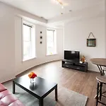One-Bedroom On E Roosevelt Road Apt 302