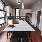 Sonder — North Wells — Stunning 3Br