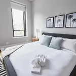 Sonder — North Wells — Stunning 3Br