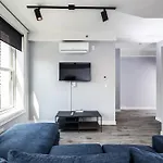 Ginosi Basics Loop Apartel