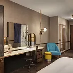 Hotel Emc2, Autograph Collection Chicago