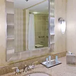 Hotel Hilton Magnificent Mile 3*
