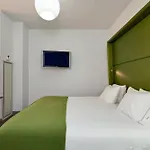 Express - Magnificent Mile By Ihg Hotel Chicago