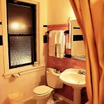 Hotel At Lincoln Park 2*