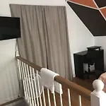 Hollywood Llc Homestay Chicago