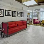 Hampton Majestic Theatre District Hotel 3*