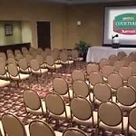Courtyard By Marriott Chicago Magnificent Mile
