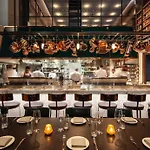 Hotel Emc2, Autograph Collection Chicago
