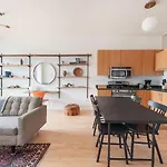 Sonder Lincoln Park Aparthotel Chicago