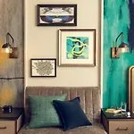 Sophy Hyde Park Hotel 4*