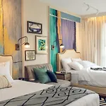 Sophy Hyde Park Hotel 4*
