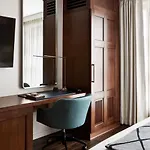 Sophy Hyde Park 4* Chicago