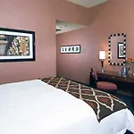 Hampton Majestic Theatre District 3*
