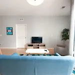 Artsy 2Br In Lincoln Park By Sonder