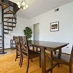 Architectural 6Br In Lincoln Park By Sonder