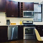 Architectural 2Br In Lincoln Park By Sonder