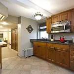 Architectural 1Br In Lincoln Park By Sonder