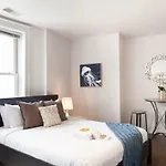 Sonder — Roosevelt Suites
