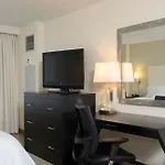 Hampton & Chicago-downtown 3*