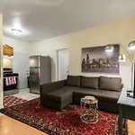 1549 North Maplewood Avenue