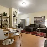 1549 North Maplewood Avenue