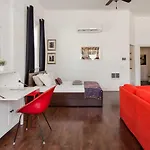 Charming Apartments Near Downtown Chicago