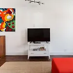 Charming Apartments Near Downtown Chicago