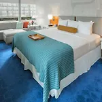Kinzie Hotel
