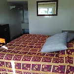 Motel Aloha Chicago